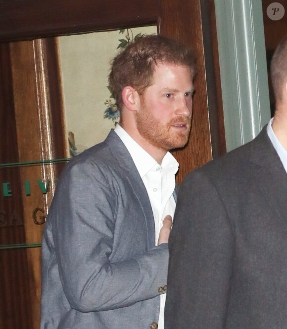 Le prince Harry, duc de Sussex, confie sa "grande tristesse" de devoir se mettre en retrait de la famille royale lors du dîner "Universal Music Awards" au restaurant "The Ivy Chelsea Garden" à Londres, le 19 janvier 2020.