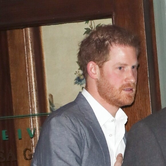 Le prince Harry, duc de Sussex, confie sa "grande tristesse" de devoir se mettre en retrait de la famille royale lors du dîner "Universal Music Awards" au restaurant "The Ivy Chelsea Garden" à Londres, le 19 janvier 2020.