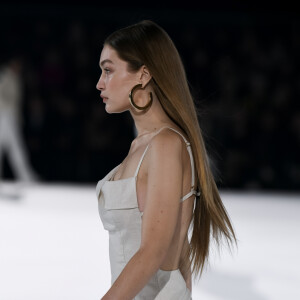 Gigi Hadid - Défilé Jacquemus Homme automne-hiver 20/2021 intitulé 1997 à Paris, le 18 janvier 2020.