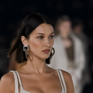 Bella Hadid - Défilé Jacquemus Homme automne-hiver 20/2021 intitulé 1997 à Paris, le 18 janvier 2020.