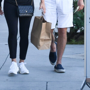 Exclusif - Eva Longoria est allée déjeuner avec son mari Jose Bastón au restaurant Wally dans le quartier de Beverly Hills à Los Angeles, le 21 septembre 2019