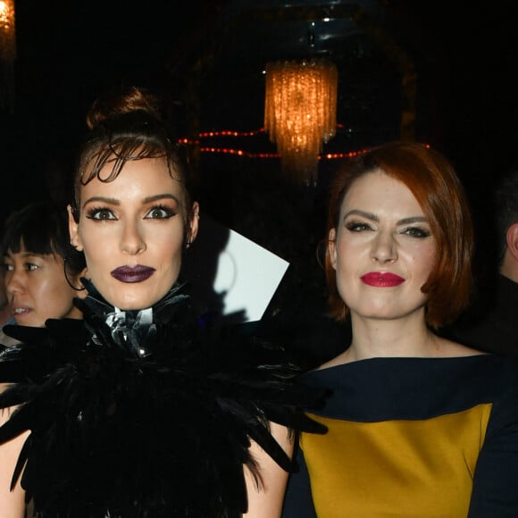 Maëva Coucke et Élodie Frégé assistent au défilé On Aura Tout Vu, collection Haute Couture printemps-été 2020 au Paradis Latin. Paris, le 20 janvier 2020.