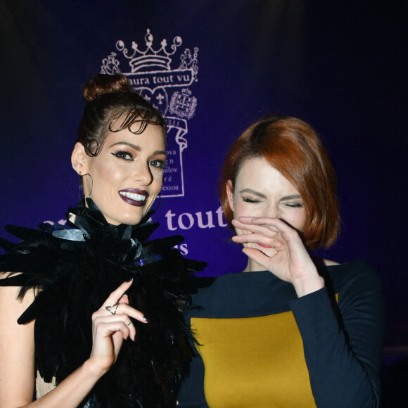 Maëva Coucke et Élodie Frégé assistent au défilé On Aura Tout Vu, collection Haute Couture printemps-été 2020 au Paradis Latin. Paris, le 20 janvier 2020.