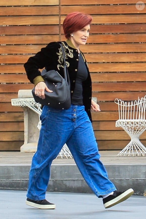 Sharon Osbourne quitte la boutique de vêtements "Maxfield" à Los Angeles, le 20 janvier 2020.