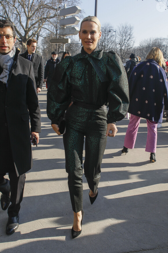Molly Sims arrive au Grand Palais pour assister au défilé Haute Couture Elie Saab printemps-été 2020. Paris, le 22 janvier 2020. © Christophe Clovis - Veeren Ramsamy / Bestimage