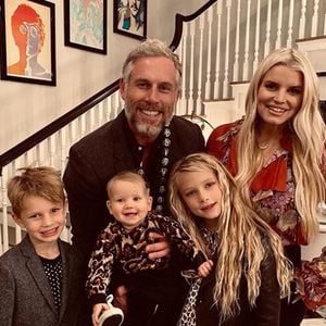 Jessica Simpson, son mari Eric Johnson et leurs trois enfants : Ace Knute, Maxwell Drew et Birdie Mae. Le 29 novembre 2019.
