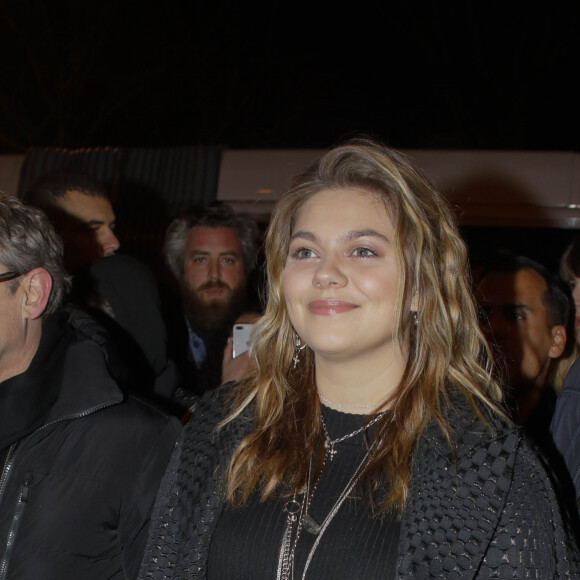 Louane Emera (enceinte) - Les célébrités arrivent au défilé de mode Haute-Couture printemps-été 2020 "Jean-Paul Gaultier" au théâtre du Châtelet à Paris le 22 janvier 2020. © Christophe Clovis- Veeren Ramsamy / Bestimage