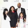 Kobe Bryant avec sa femme Vanessa et leurs filles Natalia et Gianna lors du Festival du film de Tribeca, à New York, le 23 avril 2017.