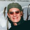 Guillaume Depardieu devant l'affiche du film "Marthe" au cinéma Max Linder à Paris, le 27 octobre 1997.