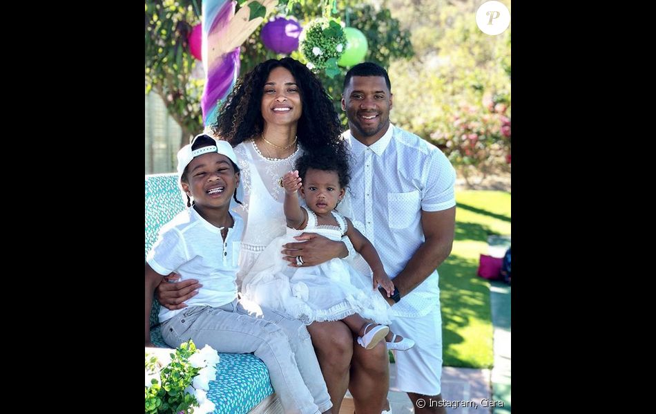 Ciara, Russell Wilson et ses deux enfants. Avril 2018.