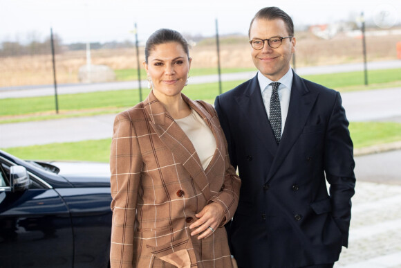 La princesse Victoria et le prince Daniel de Suède lors de leur visite de la société Valinge Innovation à Höganäs, en Scanie, le 29 janvier 2020.