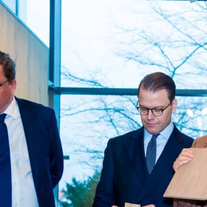 La princesse Victoria et le prince Daniel de Suède lors de leur visite de la société Valinge Innovation à Höganäs, en Scanie, le 29 janvier 2020.