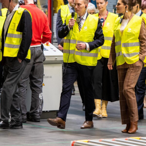 La princesse Victoria et le prince Daniel de Suède lors de leur visite de la société Valinge Innovation à Höganäs, en Scanie, le 29 janvier 2020.