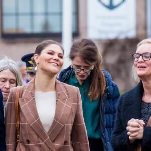 La princesse Victoria de Suède et le prince Daniel visitaient un atelier à Höganäs le 29 janvier 2020.