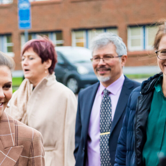 La princesse Victoria de Suède et le prince Daniel visitaient un atelier à Höganäs le 29 janvier 2020.