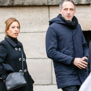 Léa Salamé et son compagnon Raphaël Glucksmann - Obsèques de Sébastien Demorand à la Coupole du crématorium du cimetière du Père-Lachaise à Paris, France, le 31 janvier 2020.