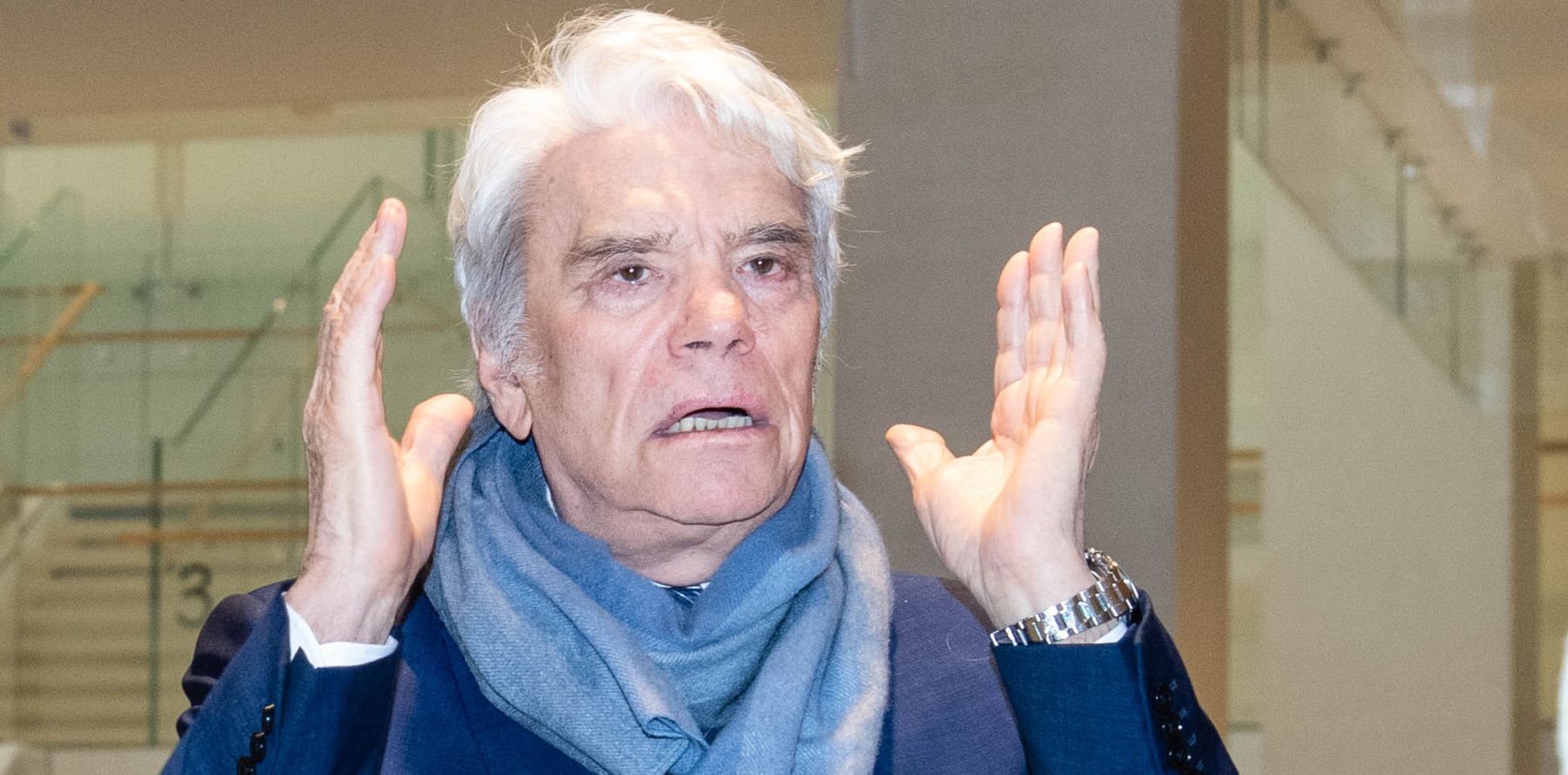 Bernard Tapie: Retour sur scène malgré le cancer, l'avis sans appel des ...