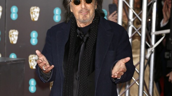 Al Pacino : Grosse chute sur le tapis rouge des BAFTA
