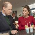 Le prince William, duc de Cambridge, Catherine Kate Middleton, duchesse de Cambridge en visite chez Joe's Ice Cream Parlour sur Mumbles road à Swansea le 4 février 2020.