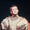 Archives - Francis Huster joue "Le Cid" sur la scène du théâtre du Rond Point à Paris. Le 24 novembre 1985.