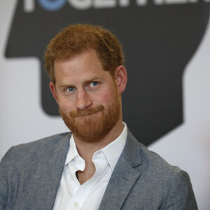 Le prince Harry, duc de Sussex, lors d'une réunion avec les acteurs de la santé mentale des adolescents et des jeunes adultes à Londres le 3 avril 2019.