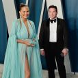 Chrissy Teigen assiste à la soirée "Vanity Fair Oscar Party" après la 92ème cérémonie des Oscars 2019 au Wallis Annenberg Center for the Performing Arts à Los Angeles, le 9 février 2020.