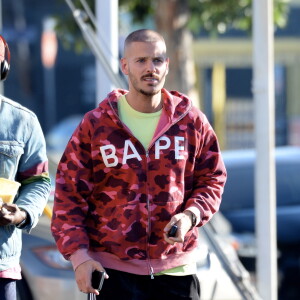 Matt Pokora (M. Pokora) se promène dans les rues de Los Angeles le 3 février 2020.