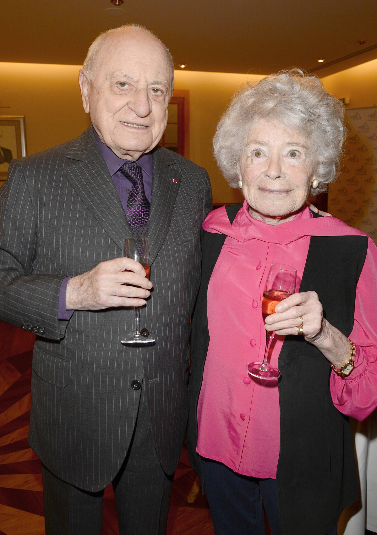 Photo Pierre Berg Et Claude Sarraute D Ner Du Comit D Honneur De L Association Pour Le