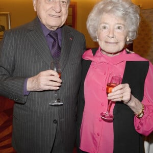 Pierre Bergé et Claude Sarraute - Dîner du comité d'honneur de l'Association pour le Droit de Mourir dans la Dignité (ADMD) organisé par M. Jean-Luc Romero-Michel au Restaurant "Chez Françoise" à Paris le 4 mars 2014.