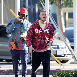 Matt Pokora (M. Pokora) se promène dans les rues de Los Angeles le 3 février 2020.