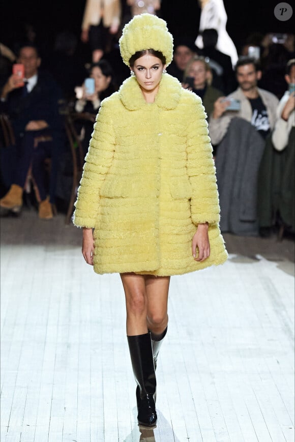 Kaia Gerber défile pour Marc Jacobs, collection automne-hiver 2020-2021, à la Park Avenue Armory. New York, le 12 février 2020.