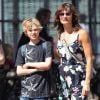 Helena Christensen et son fils Mingus Reedus à New York, le 12 mai 2012.
