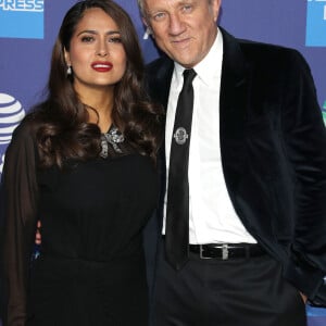 Salma Hayek et son mari François-Henri Pinault au photocall d'ouverture de la 31ème édition du "Palm Springs Film Festival Film Awards" au Palm Springs Convention Center à Los Angeles, le 2 janvier 2020.