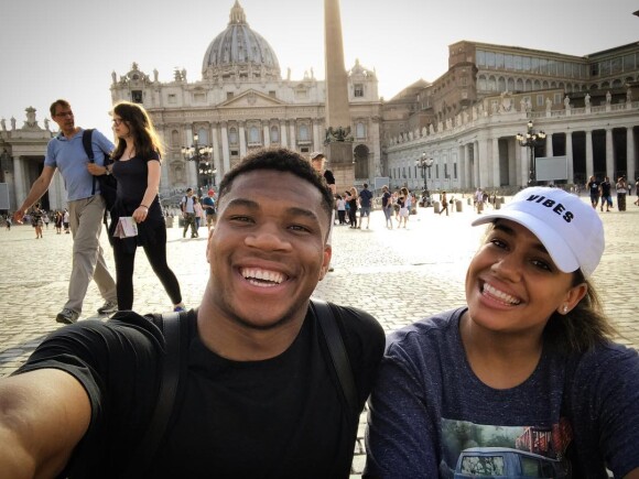 Giannis Antetokounmpo et sa compagne Mariah au Vatican le 21 juillet 2018, photo Instagram.