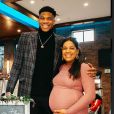 Giannis Antetokounmpo et sa compagne Mariah, alors enceinte de leur fils Charles, en janvier 2020 lors de la babyshower organisée en l'honneur de leur premier enfant. Photo Instagram.   