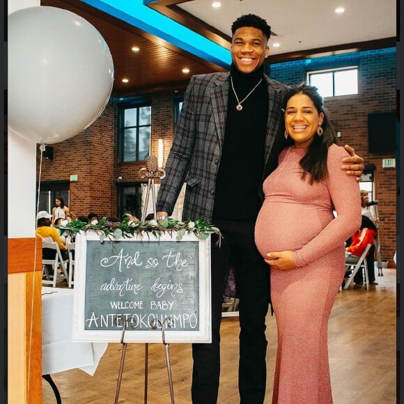 Giannis Antetokounmpo et sa compagne Mariah, alors enceinte de leur fils Charles, en janvier 2020 lors de la babyshower organisée en l'honneur de leur premier enfant. Photo Instagram.
