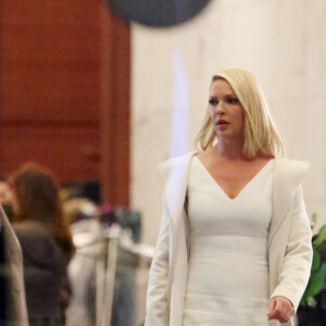 Exclusif - Katherine Heigl sur le tournage de la série Suits à Toronto le 29 avril 2018.