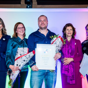 La princesse Madeleine de Suède et la reine Silvia lors de la remise de prix Childhood Prize Ceremony de la World Childhood Foundation à Solna le 9 décembre 2019.