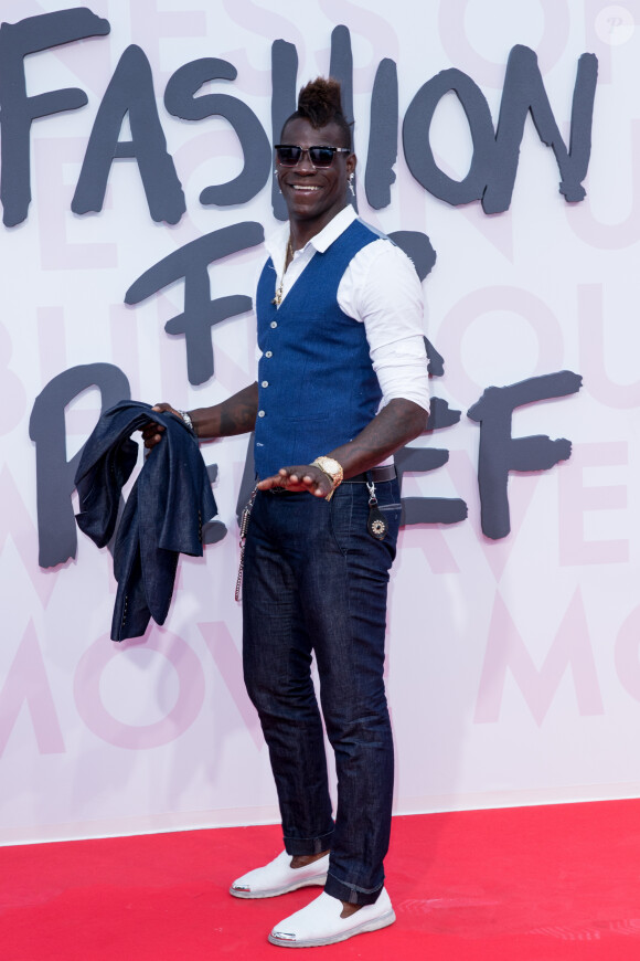 Mario Balotelli lors du défilé de mode "Fashion For Relief" lors du 71ème Festival International du Film de Cannes, France, le 13 mai 2018. © Cyril Moreau/Bestimage