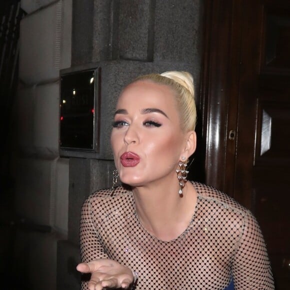 Katy Perry à la sortie du dîner de gala "British Asian Trust" à la maison des banquets à Londres, Royaume Uni, le 4 février 2020.