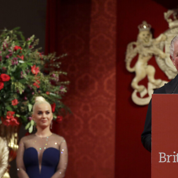 Natasha Poonawalla, Katy Perry et le prince Charles, prince de Galles, lors du dîner de gala "British Asian Trust" à la maison des banquets à Londres, Royaume Uni, le 4 février 2020.
