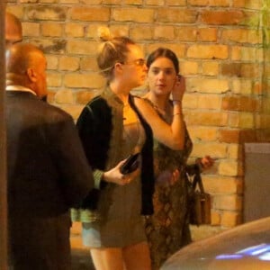 Exclusif - Cara Delevingne et sa compagne Ashley Benson sont allées dîner au restaurant Gero à Rio de Janeiro, le 30 décembre 2019.