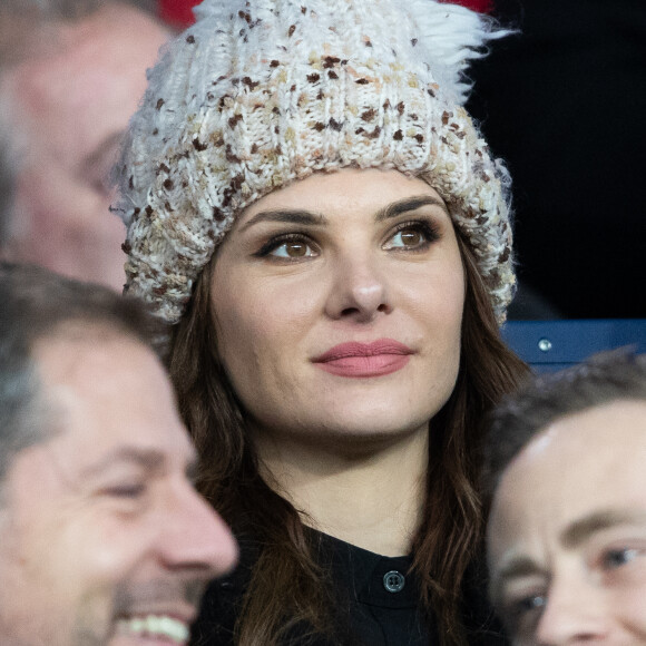 Camille Lacourt et sa compagne Alice Detollenaere (Miss Bourgogne 2010) dans les tribunes lors du match de championnat de Ligue 1 Conforama opposant le Paris Saint-Germain (PSG) aux Girondins de Bordeaux au Parc des Princes à Paris, France, le 23 février 2020. Le PSG a gagné 4-3. © Cyril Moreau/Bestimage