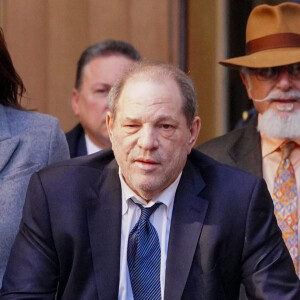 Harvey Weinstein au tribunal correctionnel de Manhattan à New York, le 24 février 2020, où le jury l'a déclaré coupable de deux des cinq chefs d'accusation (viol et agression sexuelle) pour lesquels il était jugé. © Bruce Cotler/Globe Photos via ZUMA Wire / Bestimage