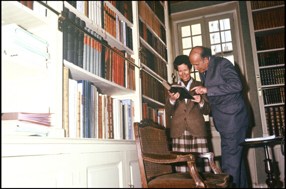 Archives - Valéry Giscard d'Estaing et sa femme ouvrent les portes de leur château de La Varvasse, à Chanonat, en 1987.