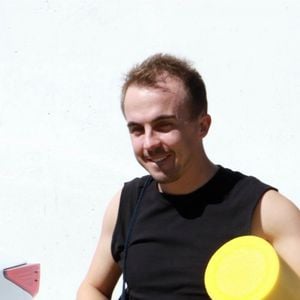 Frankie Muniz et sa partenaire de "Dance With The Stars" Witney Carson quittent un studio de danse à Los Angeles, le 7 octobre 2017.