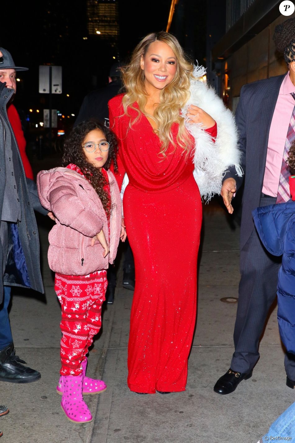 Britney Spears Fait Tomber Son Bebe Mariah Carey est allée diner au restaurant Tao avec ses enfants Monroe