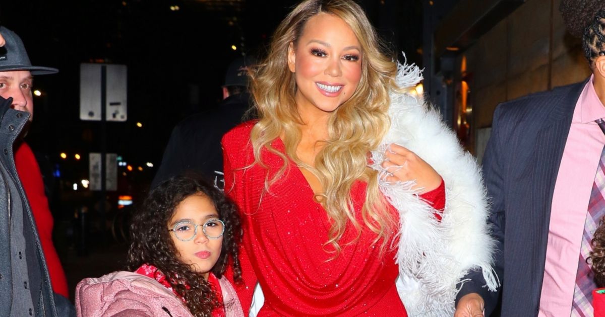 Britney Spears Fait Tomber Son Bebe Mariah Carey est allée diner au restaurant Tao avec ses enfants Monroe