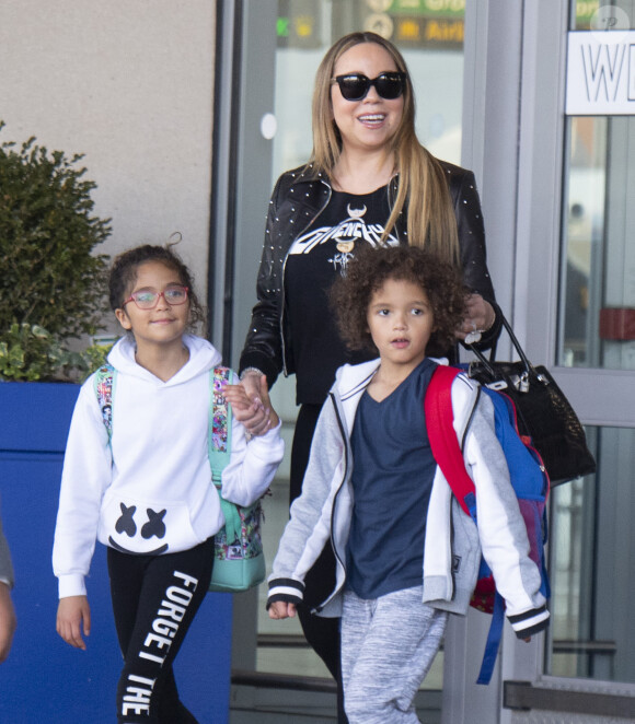 Exclusif - Mariah Carey et ses enfants Moroccan Scott Cannon et Monroe Cannon - Arrivée à l'aéroport JFK à New York le 21 octobre 2019.