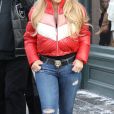 Exclusif - Mariah Carey fait du shopping lors de ses vacances à Aspen le 24 décembre 2017.